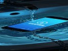 梦见手机掉进马桶、水池，捞不回来，是你“害怕失去联系”