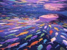 梦见自己在水里，但水里全是游动的鱼？不是财富，是你“情绪太拥挤”了