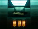 梦见电梯急坠，你不是怕电梯，是怕生活突然失控